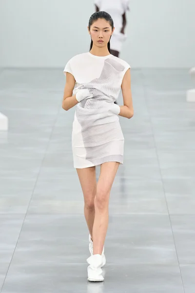Look 5